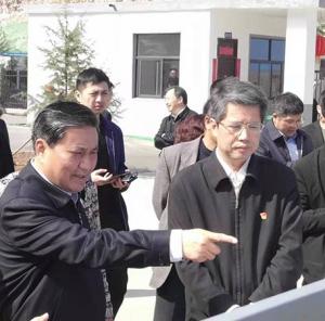 熱烈歡迎河南省副省長武國定、汝陽縣縣委書記潘峰到我廠指導工作